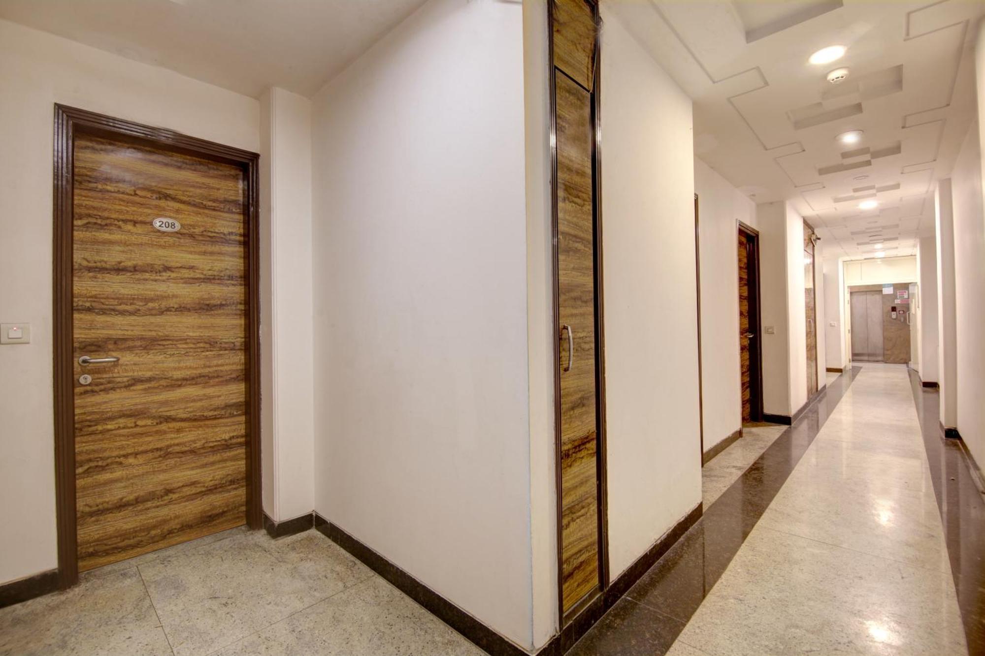 Hotel Venus Plaza Нью-Делі Екстер'єр фото