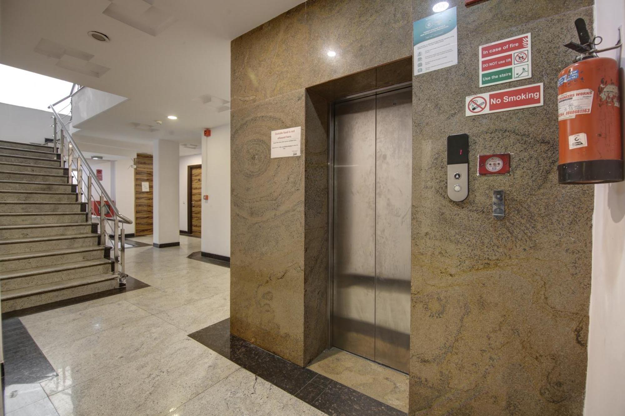 Hotel Venus Plaza Нью-Делі Екстер'єр фото
