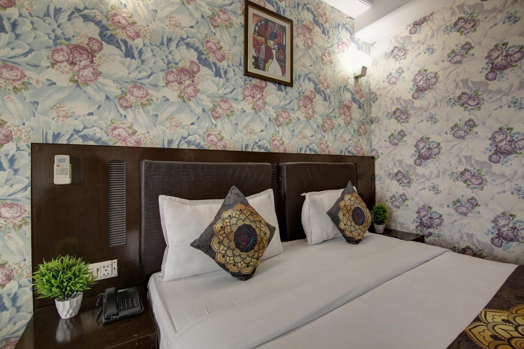 Hotel Venus Plaza Нью-Делі Екстер'єр фото